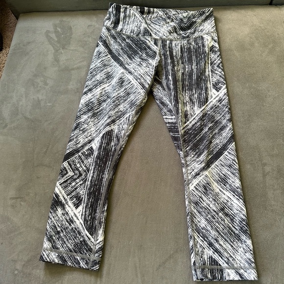 Heat Wave Crop Wunder Under - size 6 - Picture 1 of 4